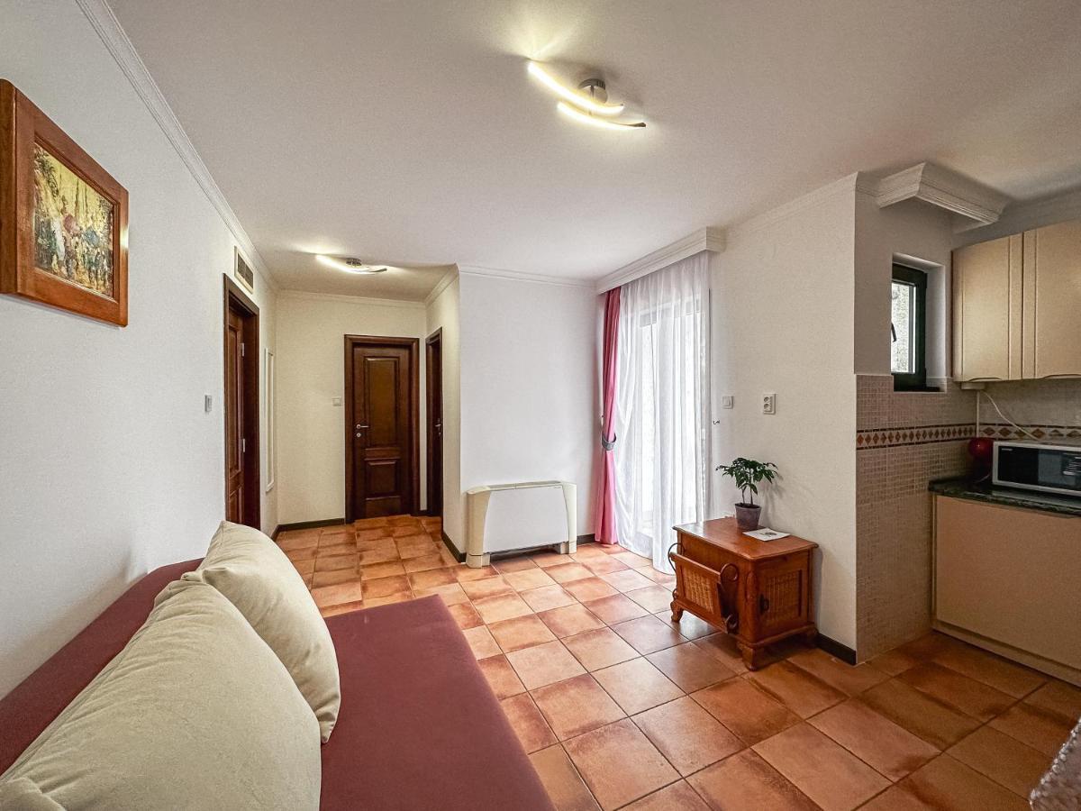 Apart-Hotel Villa Lav Nova Pec Bagian luar foto
