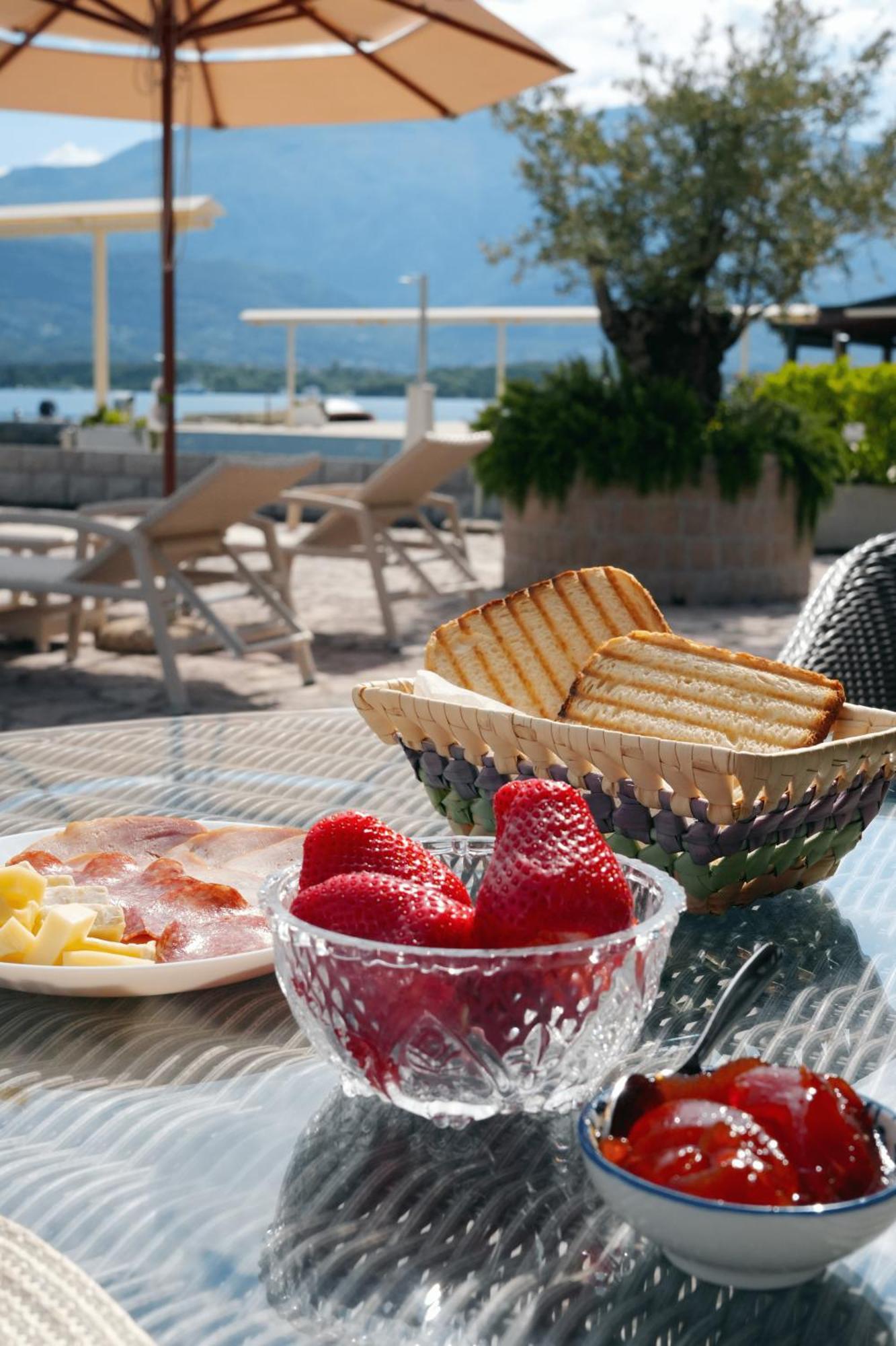 Apart-Hotel Villa Lav Nova Pec Bagian luar foto