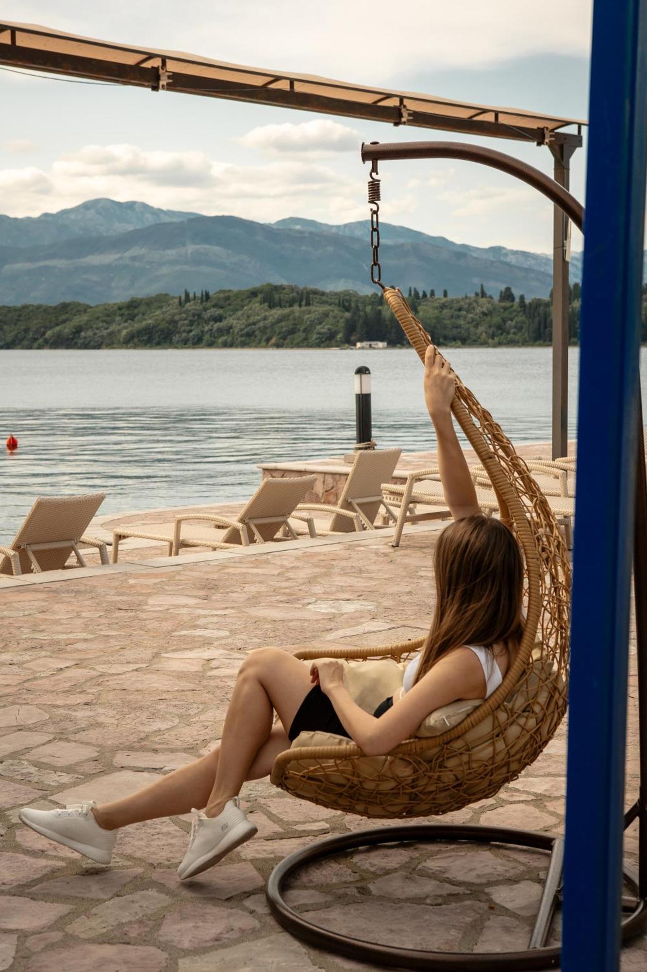 Apart-Hotel Villa Lav Nova Pec Bagian luar foto