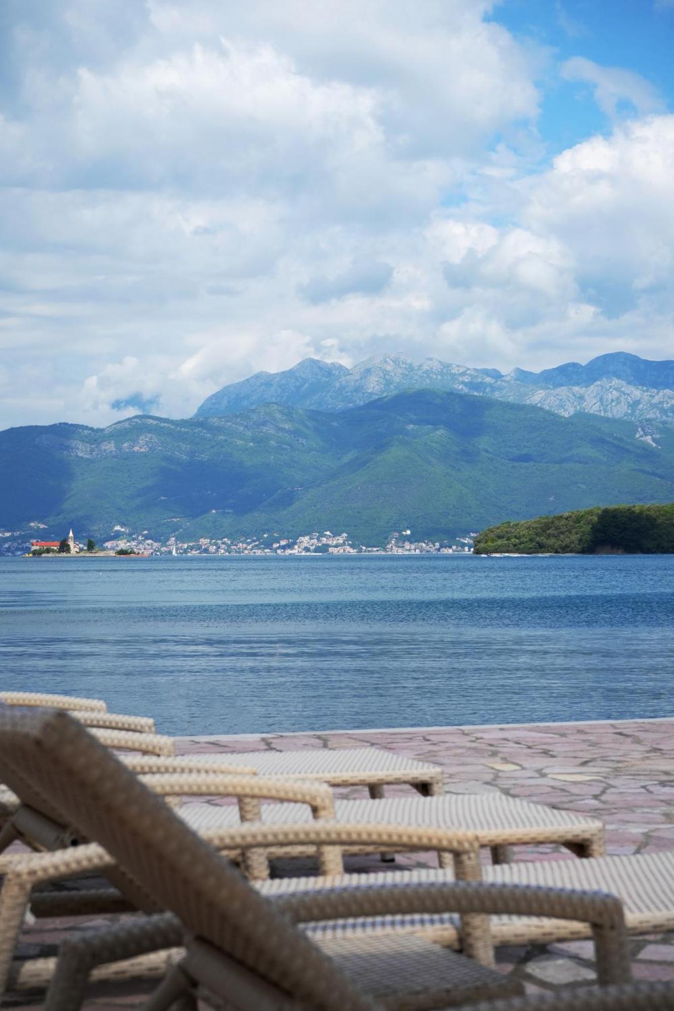 Apart-Hotel Villa Lav Nova Pec Bagian luar foto